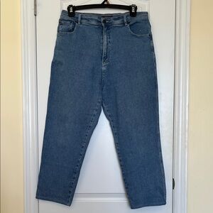 FOREVER 21 Classic High-Waist Straight Leg Medium Wash Jeans Size 16W